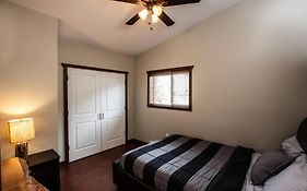 The Best 2 Bedrooms Suite In Revelstoke!